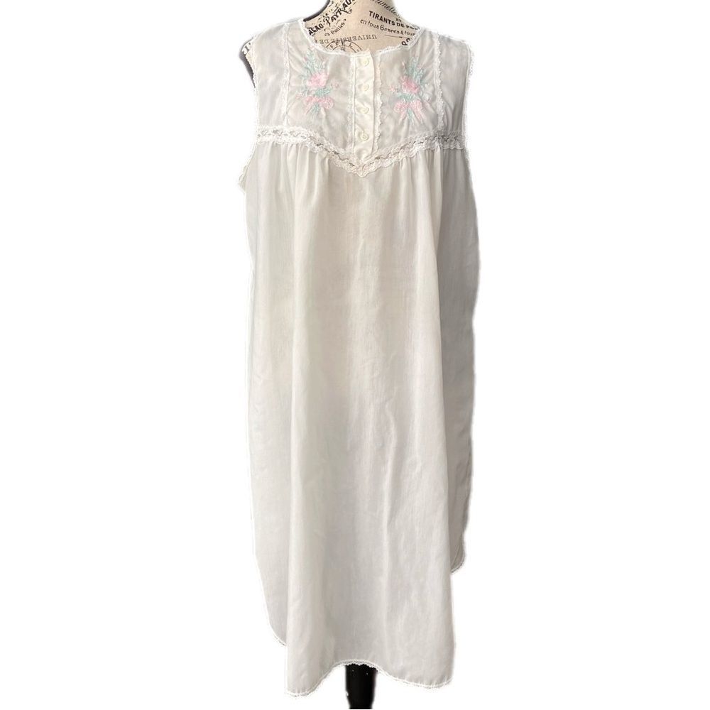 Vintage Character Sleeveless White Dress with Pink Embroidery *SEE MEASUREMENTS*